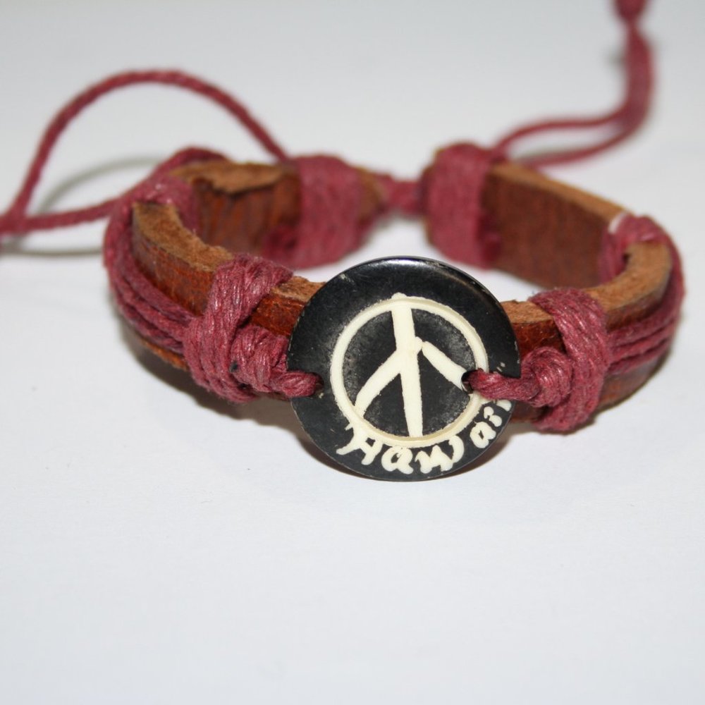 Brown leather and maroon Hawaii adjustable bracelet